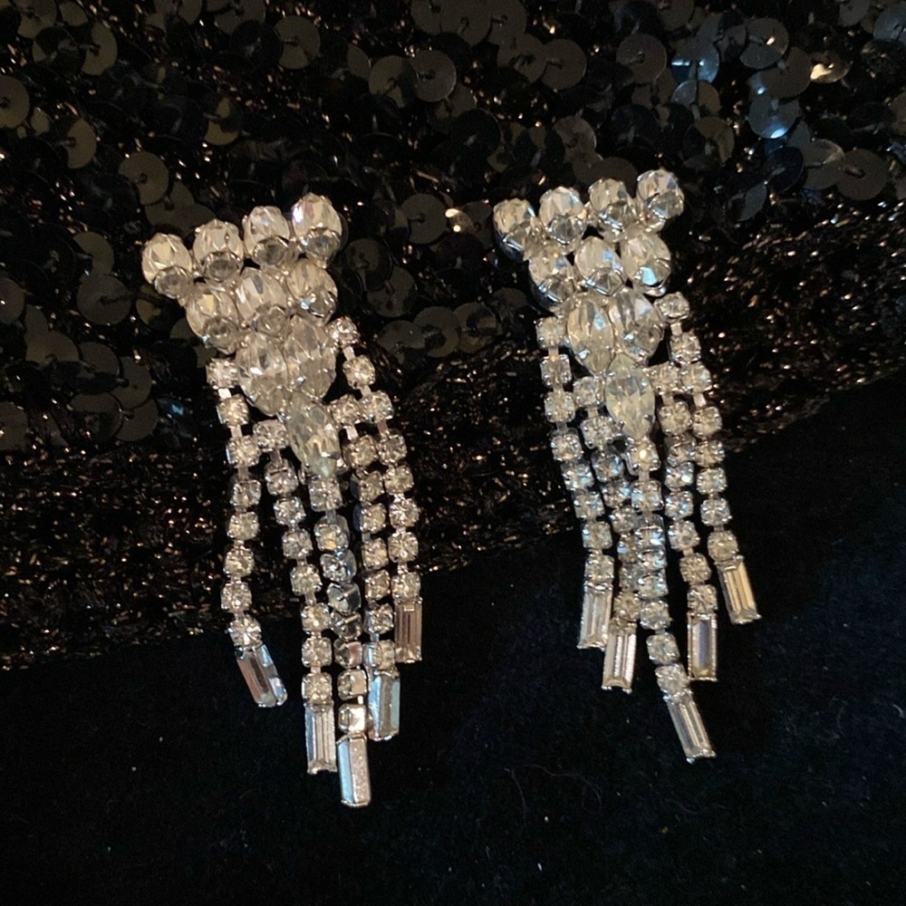 Vintage Kramer Signed Clear Rhinestone Drop Dangle Waterfall Clip On Earrings